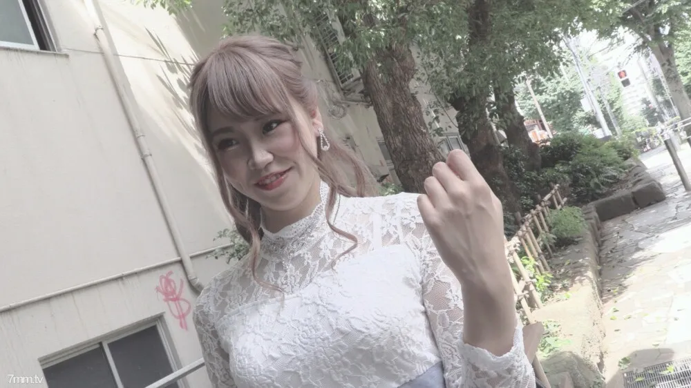 FC2-PPV-1442338 PPV 1442338 Roppongi Luxury Lounge Lady’s Pillow Business-Daddy, Put It Inside