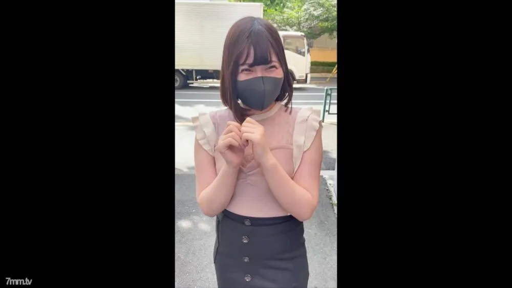 FC2-PPV-1884526 FHD High Quality / Uncensored  I brought a modern girl with a lovely smile to my house for sex! After enjoying her huge breasts that don't fit in her bra, I creampied her! *Face-revealing review bonus available