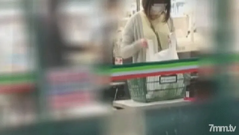 FC2-PPV-2866025 [Individual] Woman with Big Ass Discovered a woman who ran away after receiving a loan.  - I secretly fuck her with a big cock in her home with her husband