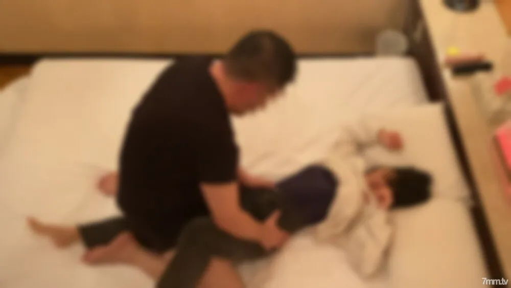 FC2-PPV-2876733 R-chan, who graduated from J0 this year at Aniota [18 years old] [2nd] Spreads her pussy with her fingers and pleads with a crying voice, "Please give me a piece" [RT] [shaved]