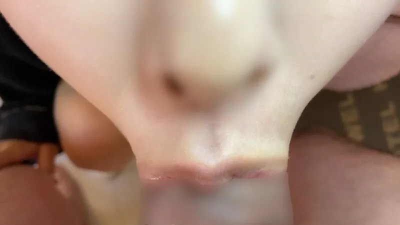 FC2-PPV-4656561 Private shoot  Beautiful 22-year-old with beautiful legs gives amazing blowjob and unwashed anal licking, and then cums twice in a row and swallows full face revealed