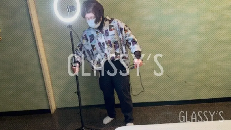 FC2-PPV-4685127 19 Creampie and oral ejaculation for inexperienced staff│GLASSY'S