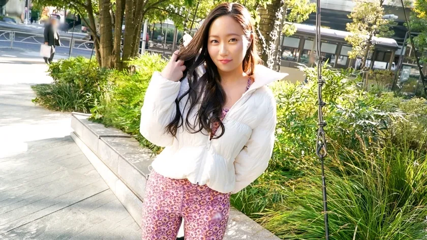 SIRO-5266 Even if she tries to act cool, her lower body is on the verge of boiling! Sweaty sex with a female moaning with every thrust. Once you put in the exquisite vaginal pressure trained by dancing, there's no going back... First shoot  Applying