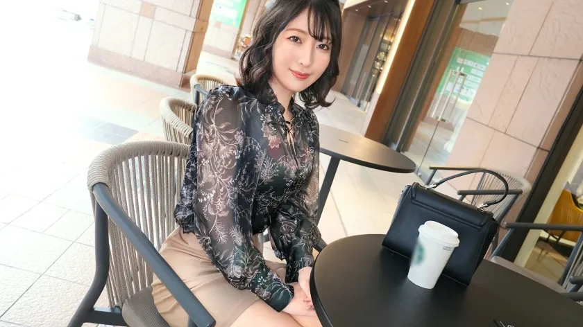SIRO-5273 A Married Woman with a Problem  "When I'm on top, I'm the type who moves on my own..." Searching for a good spot, I continue to move my hips mindlessly, drawing waves of pleasure to myself. She is honest about her own pleasu