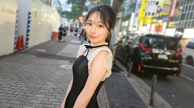 SIRO-5560 "Angelic Beautiful Girl  Climaxes Over and Over Again with a Huge Cock She's Never Seen Before!? A beautiful girl in all her innocence is licked and made to cum over and over again in this tonight's sex scene!! First Time Filmin